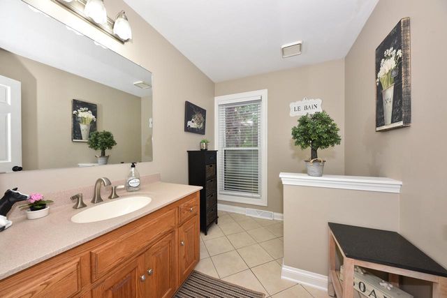 17470 St James ROAD, Brookfield, WI 53045