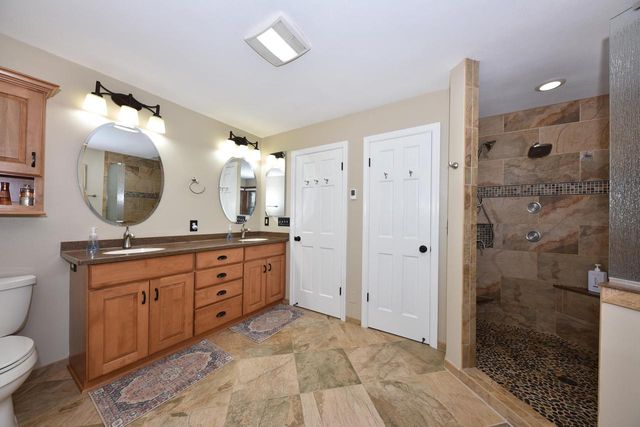 17470 St James ROAD, Brookfield, WI 53045