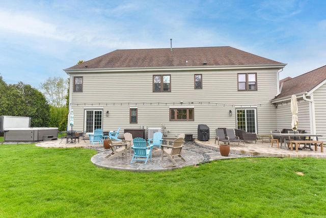 17470 St James ROAD, Brookfield, WI 53045