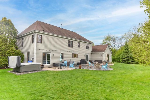 17470 St James ROAD, Brookfield, WI 53045