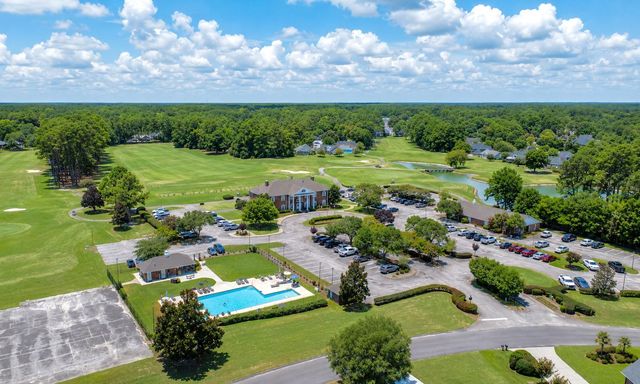 3251 Hermitage Dr., Little River, SC 29566