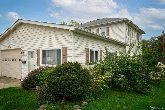 25991 E Huron River Drive, Flat Rock, MI 48134