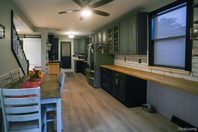 25991 E Huron River Drive, Flat Rock, MI 48134
