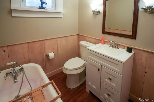 25991 E Huron River Drive, Flat Rock, MI 48134
