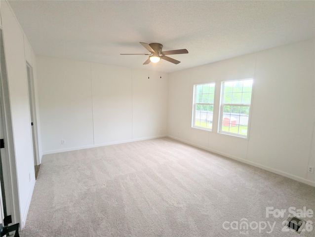 2032 Rocky Creek Lane, Dallas, NC 28034