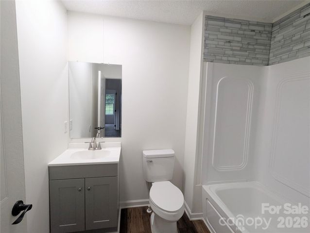 2032 Rocky Creek Lane, Dallas, NC 28034