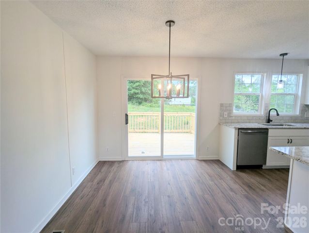 2032 Rocky Creek Lane, Dallas, NC 28034