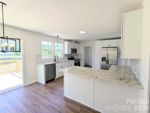 2032 Rocky Creek Lane, Dallas, NC 28034
