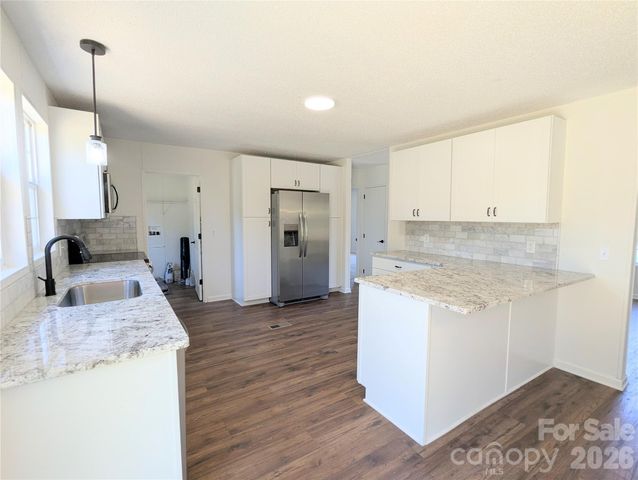 2032 Rocky Creek Lane, Dallas, NC 28034