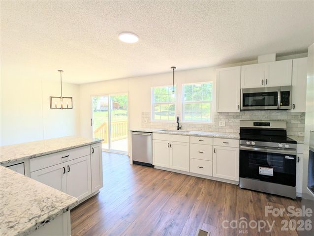 2032 Rocky Creek Lane, Dallas, NC 28034