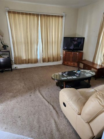 560 9th Avenue, Marion, IA 52302