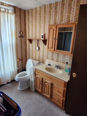 560 9th Avenue, Marion, IA 52302