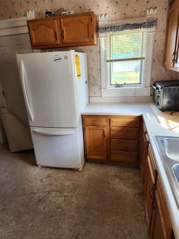 560 9th Avenue, Marion, IA 52302