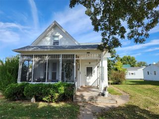 560 9th Avenue, Marion, IA 52302