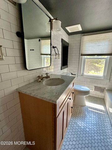 39 Hamilton Street, Allentown, NJ 08501