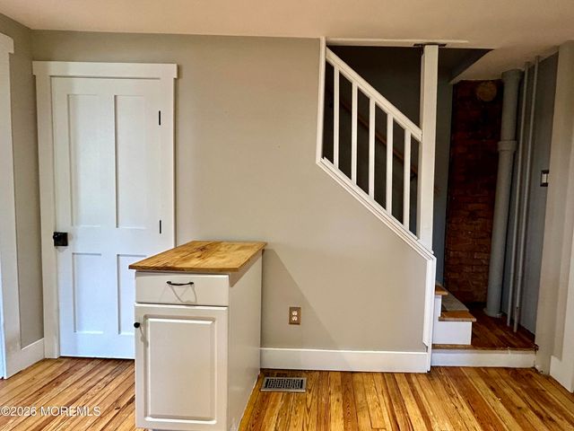 39 Hamilton Street, Allentown, NJ 08501
