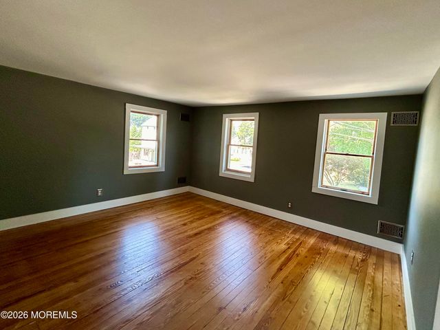 39 Hamilton Street, Allentown, NJ 08501