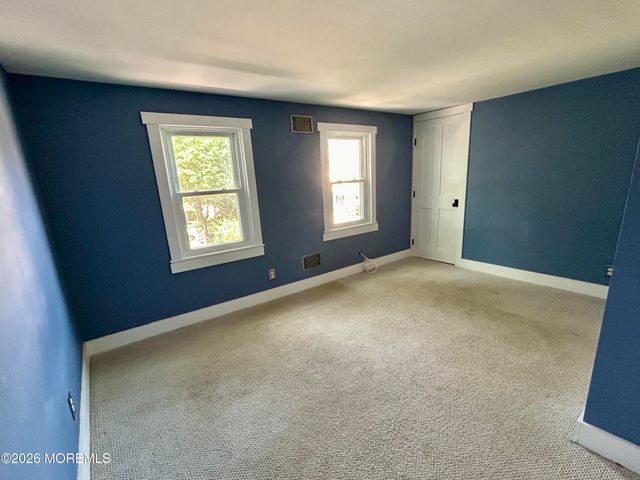 39 Hamilton Street, Allentown, NJ 08501