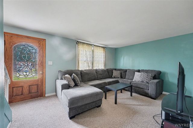 109 Summit Avenue, West Seneca, NY 14224