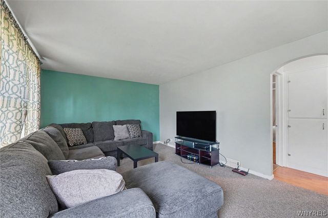 109 Summit Avenue, West Seneca, NY 14224