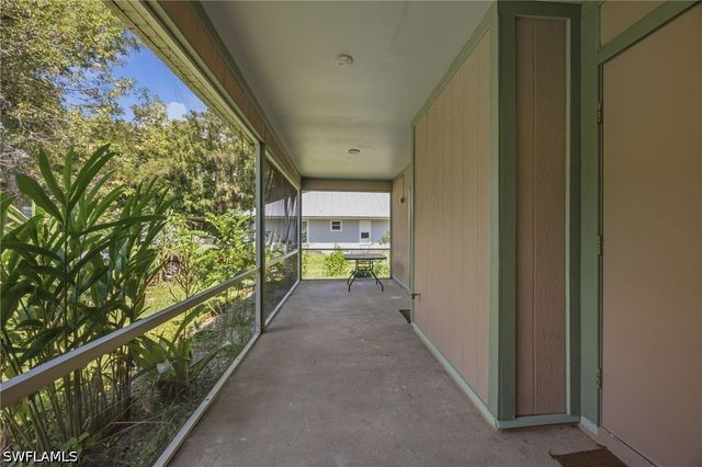 2961 6th ST NW, Naples, FL 34120