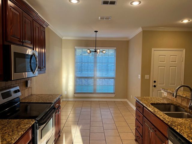 112 Letha Ct, Tyler, TX 75702