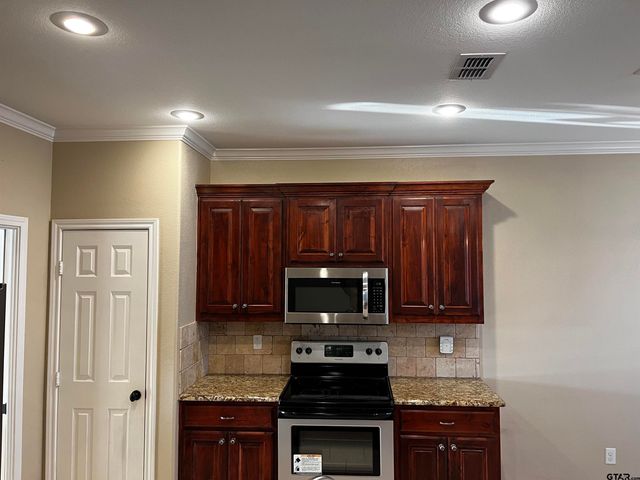 112 Letha Ct, Tyler, TX 75702