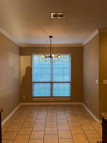 112 Letha Ct, Tyler, TX 75702