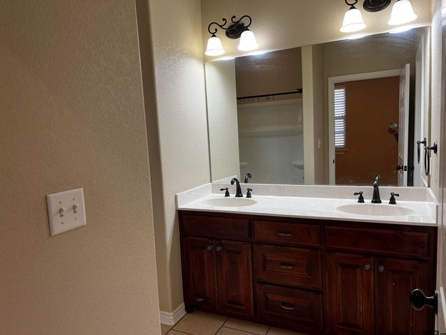 112 Letha Ct, Tyler, TX 75702