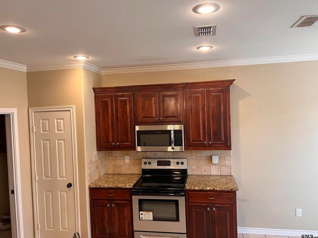 112 Letha Ct, Tyler, TX 75702