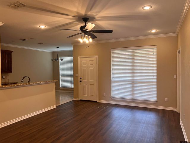 112 Letha Ct, Tyler, TX 75702