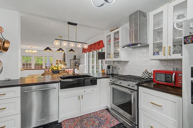 630 Hinesburg Rd Apt 17, South Burlington, VT 05403