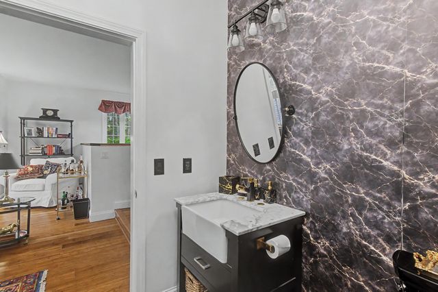 630 Hinesburg Rd Apt 17, South Burlington, VT 05403