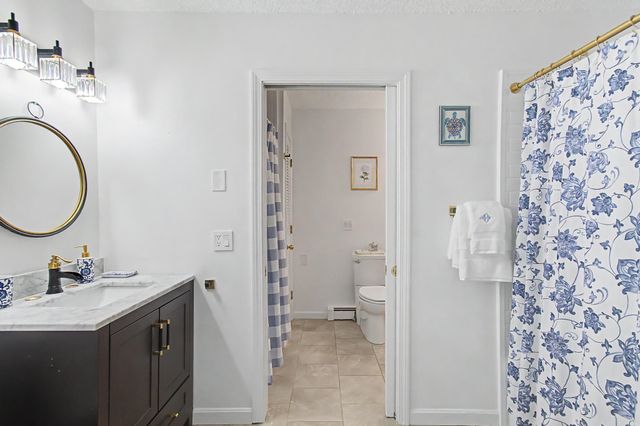 630 Hinesburg Rd Apt 17, South Burlington, VT 05403