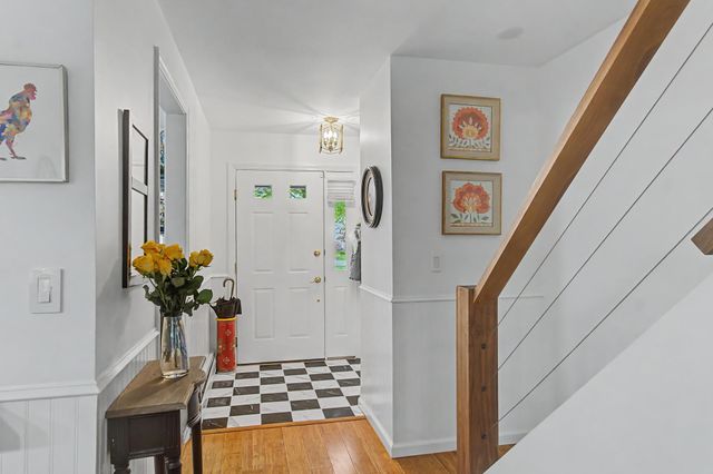 630 Hinesburg Rd Apt 17, South Burlington, VT 05403