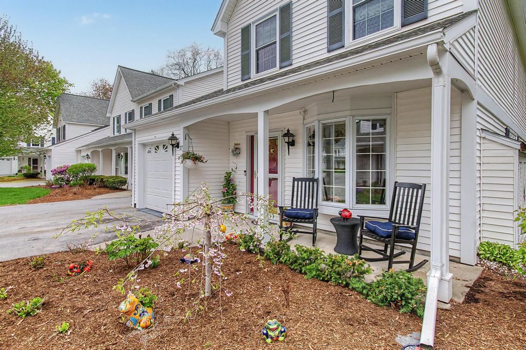 630 Hinesburg Rd Apt 17, South Burlington, VT 05403