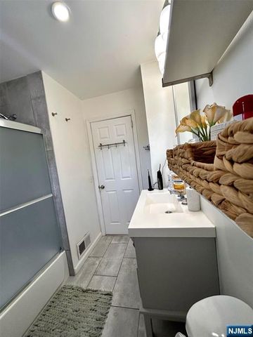 1355 Jefferson Avenue, Rahway, NJ 07065