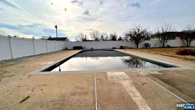 1355 Jefferson Avenue, Rahway, NJ 07065