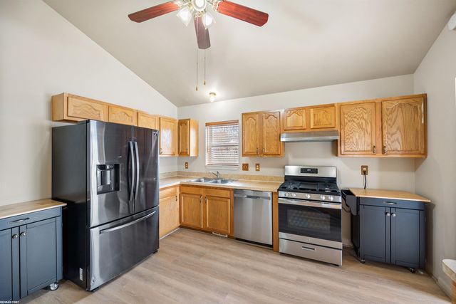 650 PEACOCK Avenue, Pontiac, MI 48340