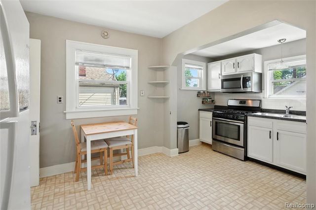 306 N Kenwood Avenue, Royal Oak, MI 48067