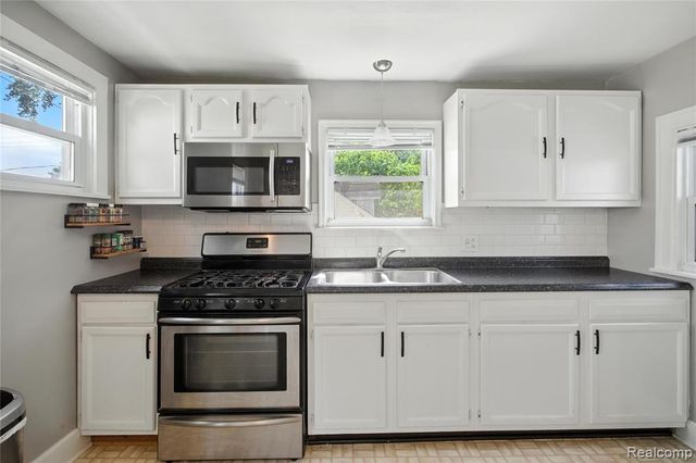 306 N Kenwood Avenue, Royal Oak, MI 48067