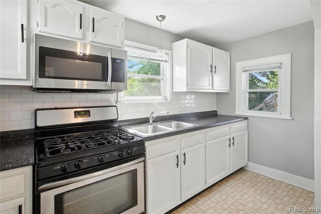 306 N Kenwood Avenue, Royal Oak, MI 48067