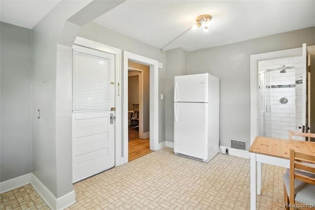 306 N Kenwood Avenue, Royal Oak, MI 48067