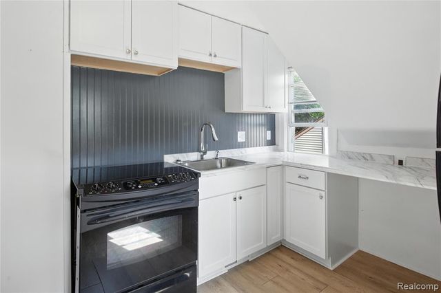306 N Kenwood Avenue, Royal Oak, MI 48067