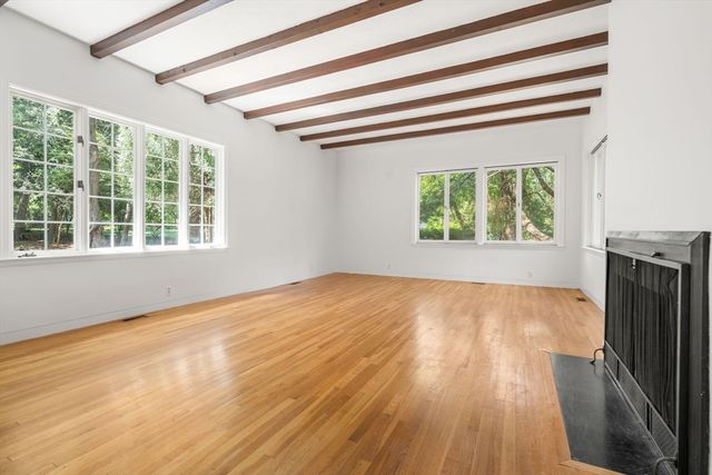 136 Dudley Rd, Newton, MA 02459