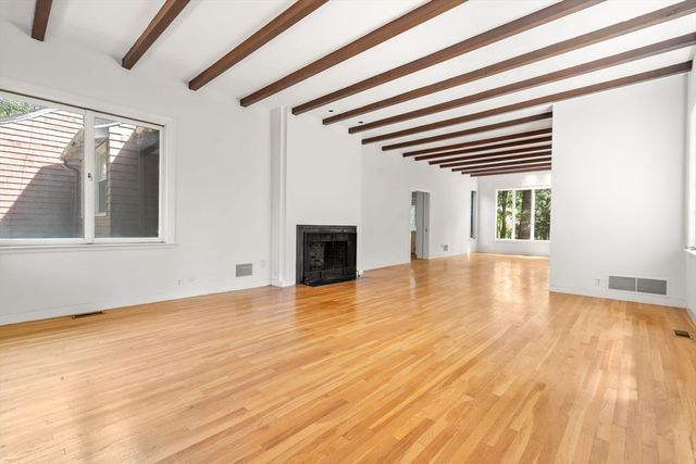 136 Dudley Rd, Newton, MA 02459