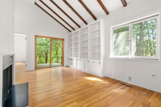 136 Dudley Rd, Newton, MA 02459