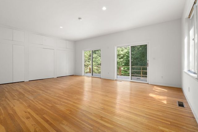 136 Dudley Rd, Newton, MA 02459