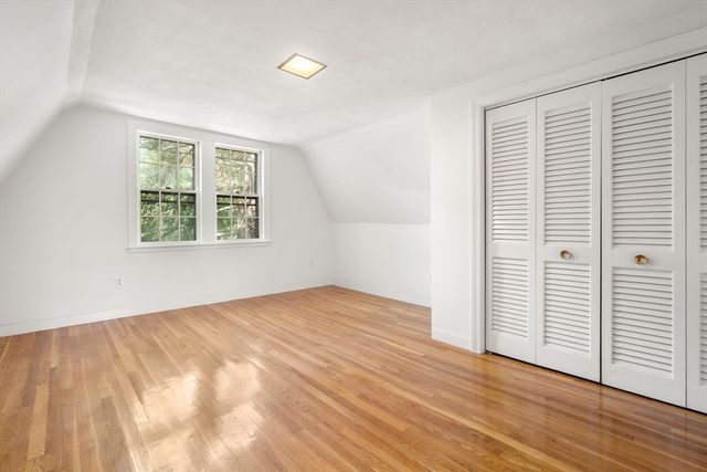 136 Dudley Rd, Newton, MA 02459