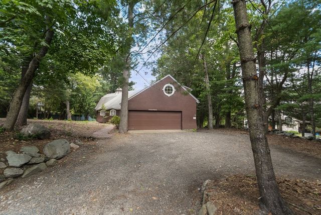 136 Dudley Rd, Newton, MA 02459